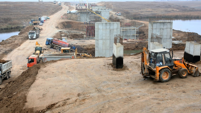 Comisia Europeana da peste 260 de milioane de euro pentru doua tronsoane de autostrada din Romania  Imagine