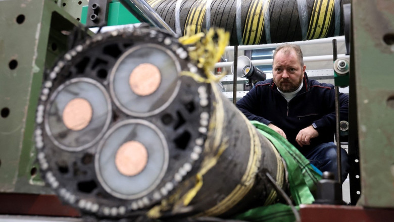 Comisia Europeana lucreaza la un nou cadru legal care va permite transferul datelor cetatenilor UE catre SUA Imagine