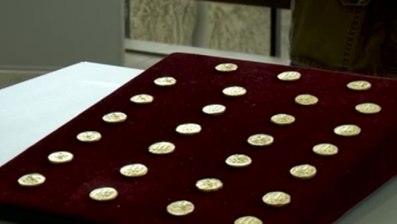 Comoara de la Sarmizegetusa. 27 de kosoni din aur au fost recuperati din Italia Imagine