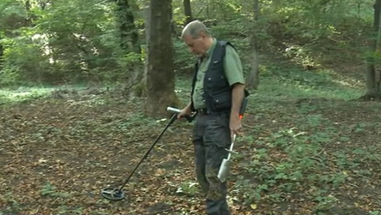 Comoara pe care a cautat-o o viata. Un pensionar din Medias a gasit, in padure, un tezaur din epoca bronzului Imagine