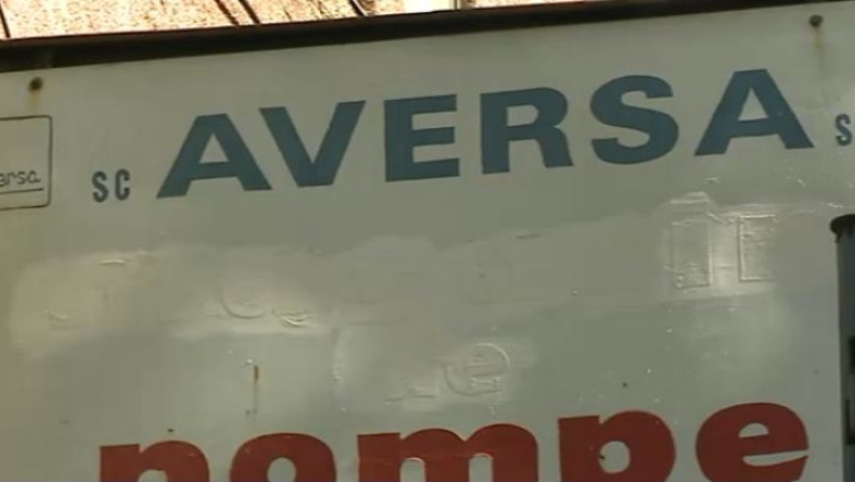 Compania Aversa, vanduta la jumatate de pret Imagine