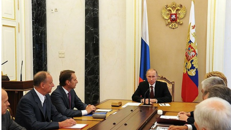 Complot dejucat? Vladimir Putin a demis 18 oficiali din ministerele Apararii si Internelor Imagine