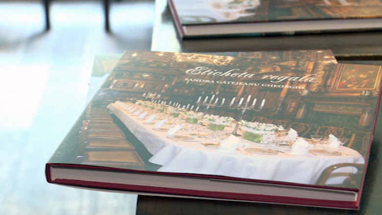 Comportament cu „eticheta regala" Imagine