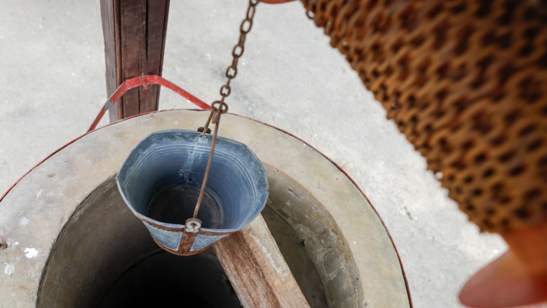 Comuna in care oamenii au apa doar o data la trei zile. Situatia se repeta in fiecare an, din cauza secetei Imagine