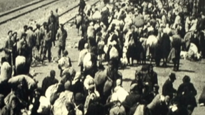 Comunistii le-au schimbat destinul. Peste 40.000 de oameni au fost deportati in Baragan in 1951 Imagine