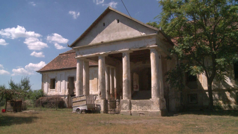 Conac vechi de peste 200 de ani, din Banat, readus la viata de straini Imagine