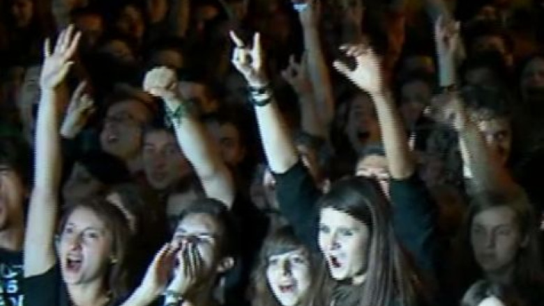 Concerte in Cetatea de Scaun a Sucevei. Peste 3.000 de tineri participa la Bucovina Rock Castle Imagine