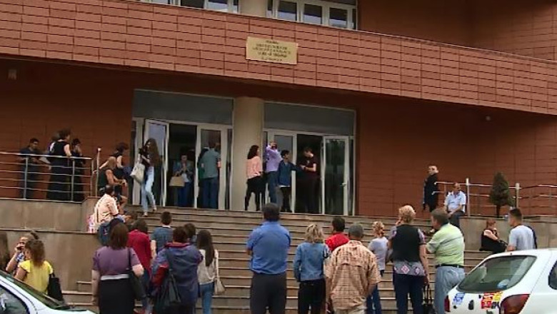 Concurenta mare la UMF Cluj-Napoca: la specializarea Tehnica Dentara sunt 7 candidati pe un loc Imagine