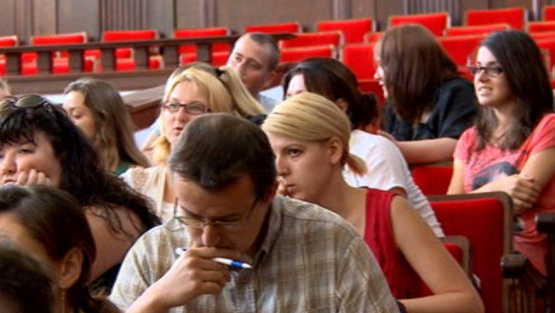 Concurenta mare pentru salarii mici. Cinci candidati pe loc in invatamant pentru salarii de 800 de lei  Imagine