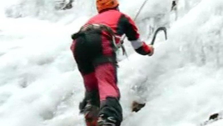 Concurs de escalada pe gheata Imagine