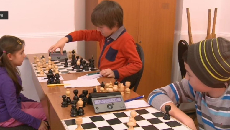 Concurs de sah pentru copii Imagine