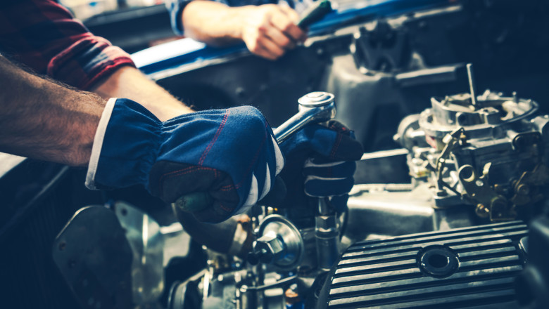 Concurs national de mecanica. Cine este cel mai bun elev mecanic auto din Romania, din cei 1.400 de candidati inscrisi in competitie Imagine
