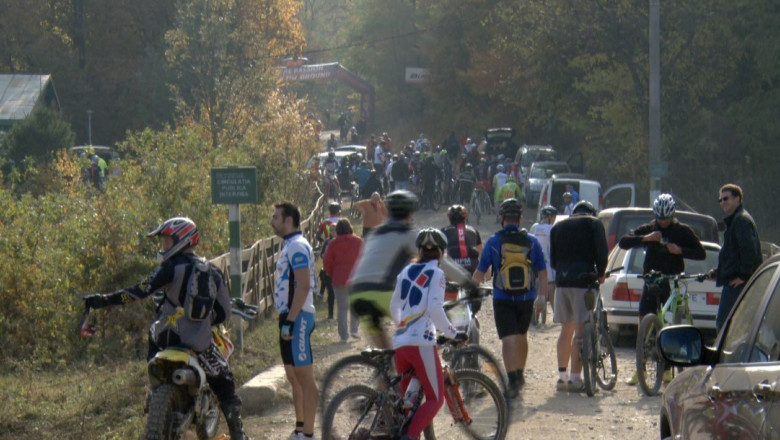 Concurs pe doua roti la Barnova. Peste 200 de biciclisti s-au intrecut pe un drum forestier Imagine