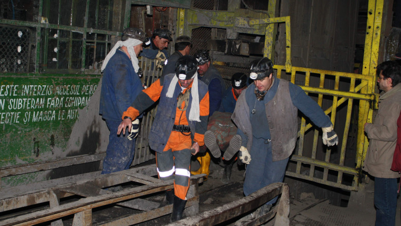 Condamnari pentru explozia de la Petrila, in urma careia 13 persoane au murit Imagine