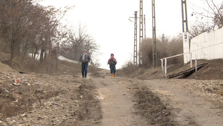Condamnati la izolare. Localnicii din Budu-Cantemir raman izolati la fiecare ninsoare puternica Imagine