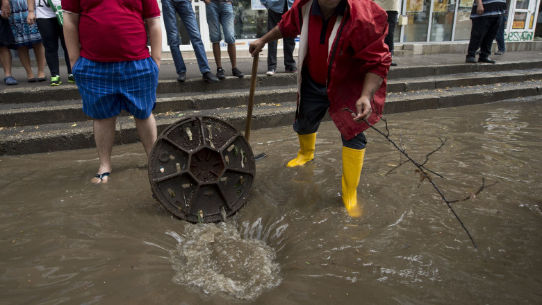 Conditii ca in Evul Mediu. Unul din doi romani nu are toaleta sau dus in casa Imagine