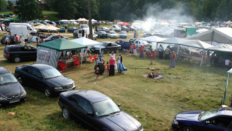 Confruntari in Cehia pe tema romilor: Politia a arestat 21 de neonazisti Imagine