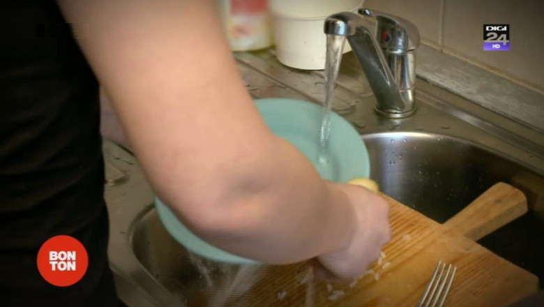 Consilier de eticheta. Cum procedam cand musafirii se ofera sa-si spele farfuria Imagine