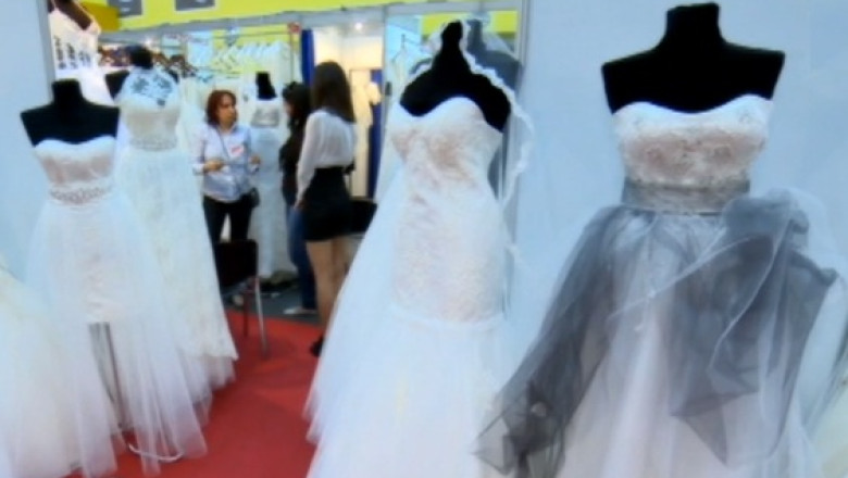 Consilier de eticheta. Cum refuzam o invitatie la nunta Imagine