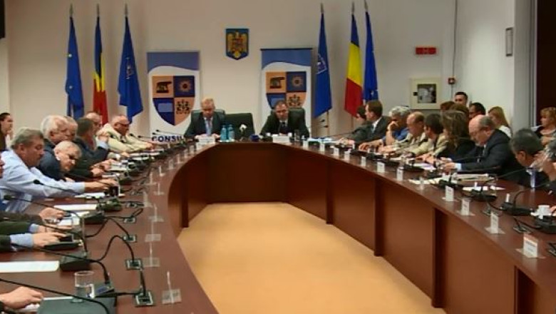 Consilierii judeteni clujeni isi aleg seful Imagine