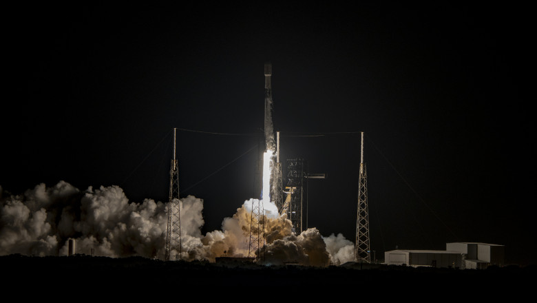 Constelatia Starlink se dezvolta cu inca 23 de sateliti, transportati pe orbita de SpaceX cu racheta Falcon 9 Imagine