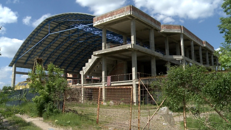 Constructia unui bazin de inot in Iasi, mai grea decat pregatirea pentru Olimpiada Imagine