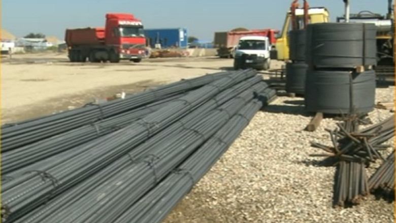 Consultantul la realizarea Master Planului, penalizat de CNADNR. Rigolele betonate blocheaza accesul in curti pe un drum national Imagine