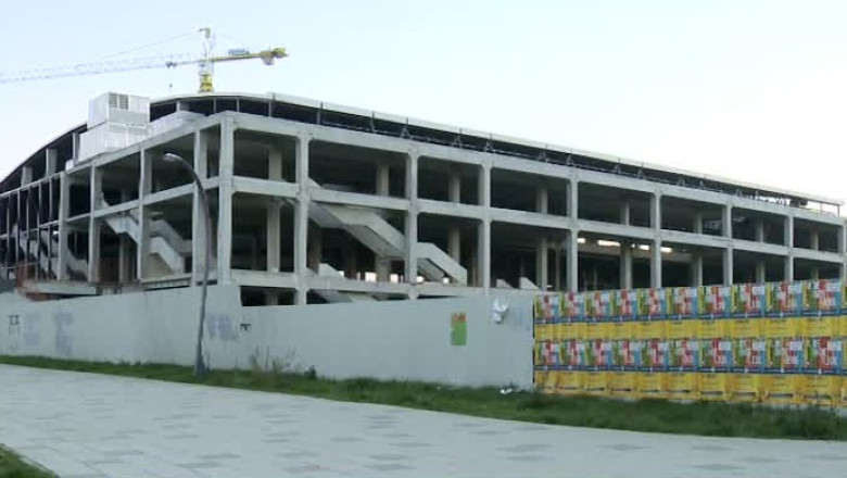 Continua lucrarile la Sala Polivalenta Imagine