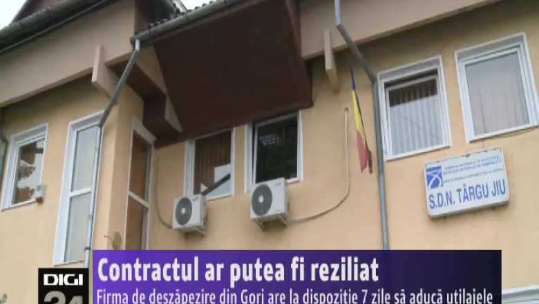 Contractul ar putea fi reziliat. Firma de deszapezire din Gorj are la dispozitie 7 zile sa aduca utilajele   Imagine