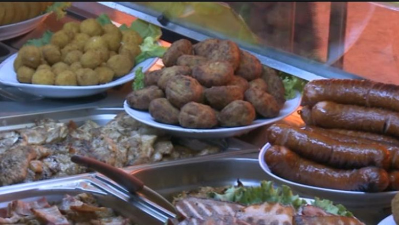 Contraste in Mamaia. De la hamsii pe plaja, la delicatese in restaurante de patru stele Imagine