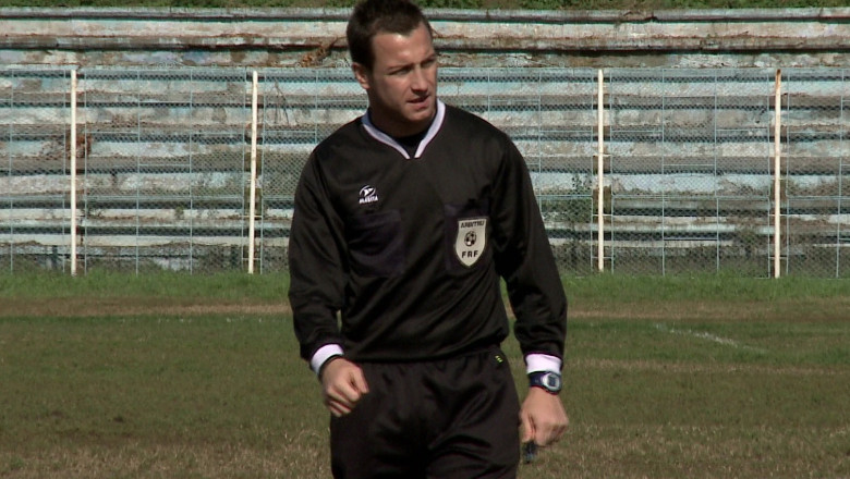 Contre intre AJF si arbitrii constanteni. Protestul arbitrilor s-a desfasurat sub sloganul "Rosu pentru AJF" Imagine