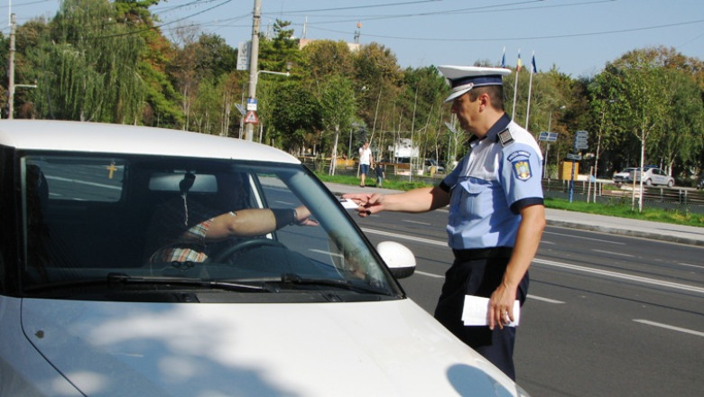 Controale in trafic. Politistii au dat 4.000 de amenzi si au ridicat 80 de carnete de conducere Imagine