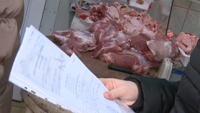 Controale OPC in pietele din Iasi. Comisarii au verificat produsele din carne si lactatele Imagine