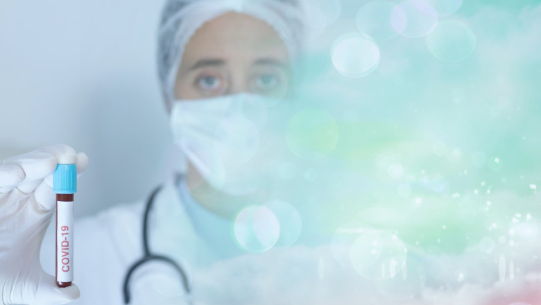 „Controlul maselor prin COVID”. Conferinta conspirationista despre vaccin cu medici din Romania Imagine