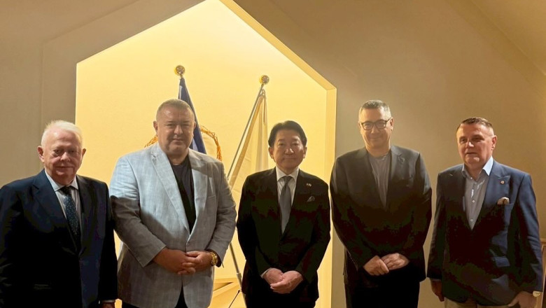 Controversa legata de trimisii Romaniei la Osaka 2025. Viorel Hrebenciuc si Victor Ponta, printre cei ajunsi in Japonia. Reactia MAE Imagine
