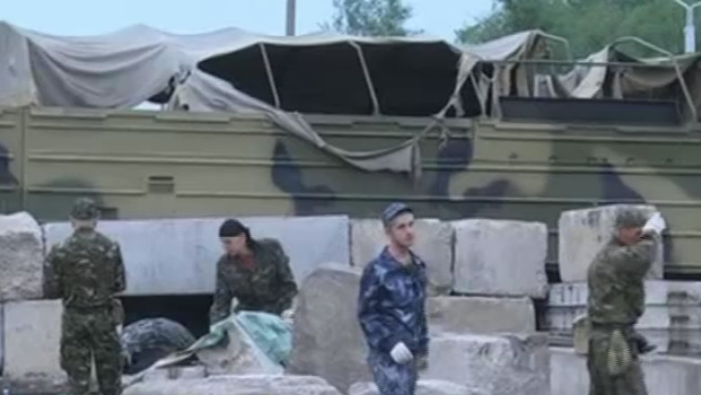 Convoi militar atacat in estul Ucrainei. Armistitiul din regiune expira maine Imagine