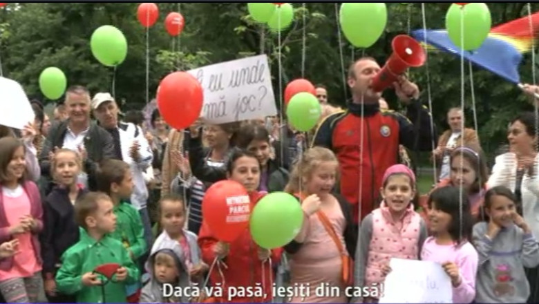 Copaci taiati in scopuri imobiliare. Bucurestenii au protestat pentru salvarea Parcului Tineretului Imagine