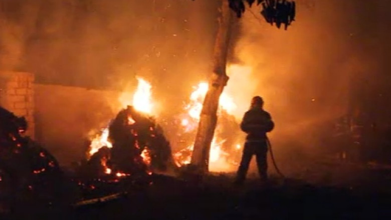 Copii arsi de vii in casa. Incendiul a izbucnit de la o soba metalica nesupravegheata Imagine