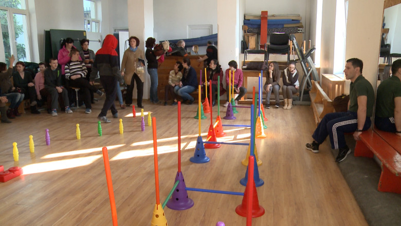 Copiii cu autism din Oradea sunt ajutati sa-si revina de catre un antrenor de arte martiale Imagine