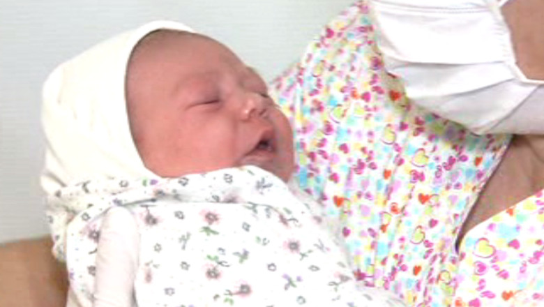 Copiii nascuti in prima zi de Craciun, 6 baieti si 3 fete Imagine