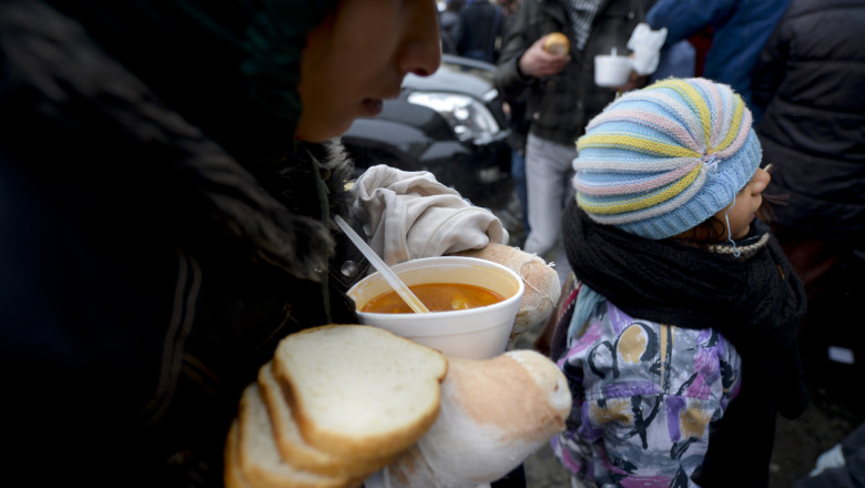 Copiii romani sunt diagnosticati cu malnutritie. Printre cauze, saracia si ignoranta parintilor Imagine