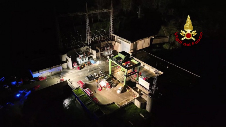 Copiii romanului mort in explozia de la hidrocentrala din Italia au aflat vestea la scoala. Intreaga comunitate a sarit in ajutor Imagine