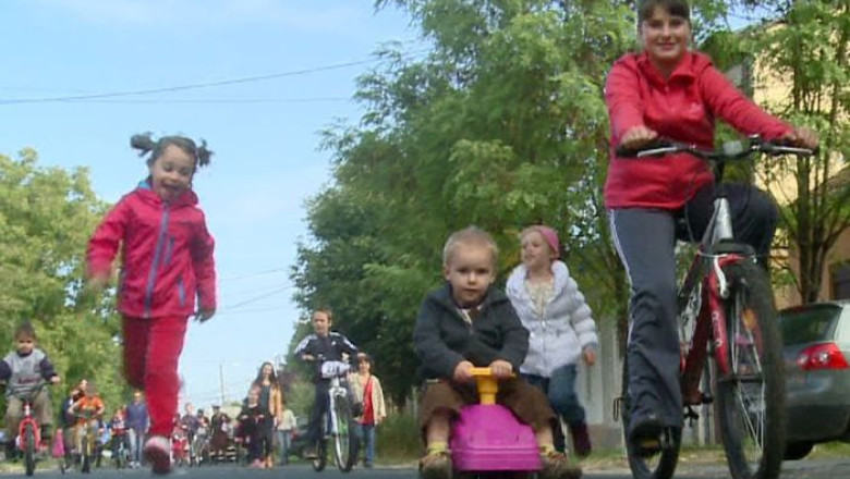 Copiii s-au jucat, au invatat si s-au distrat la Zilele Educatiei Ortodoxe Imagine