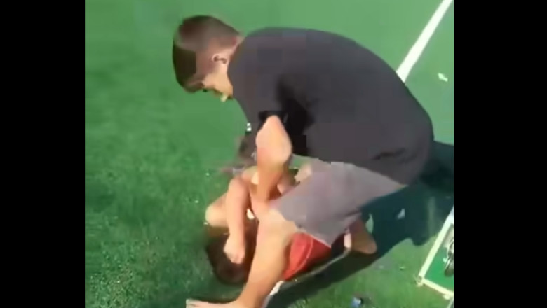 Copil de 12 ani, batut de alti doi minori, in Teleorman. Politia s-a sesizat, dupa ce un video cu agresiunea a fost postat pe internet Imagine
