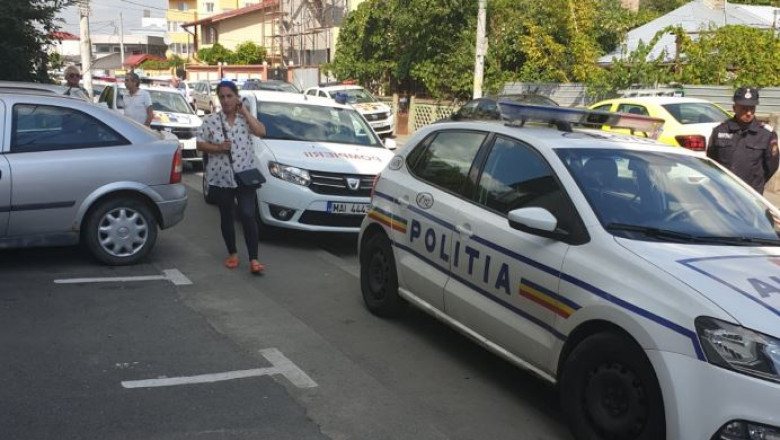 Copil de trei ani, gasit mort intr-un canal din orasul Marasesti, judetul Vrancea. Ar fi fost atacat de caini Imagine