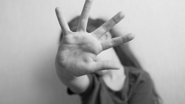 Copila de 12 ani, violata luni la rand de unchiul ei. Parintii fetei l-au dat pe mana politiei Imagine