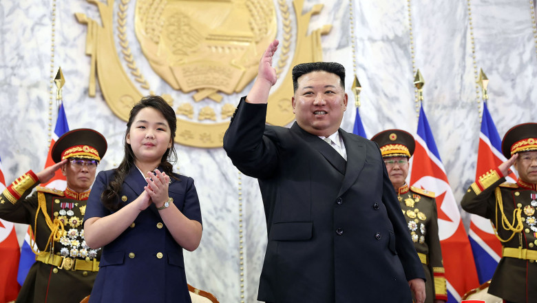 Coreea de Nord a aniversat 75 de ani cu parade paramilitare si promisiuni de cooperare cu China si Rusia Imagine