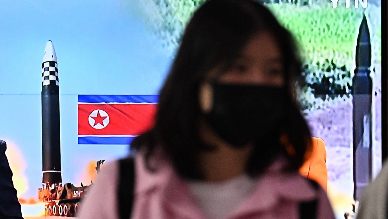 Coreea de Nord creste tensiunile in regiune. Doua rachete balistice, lansate ca raspuns la exercitiile militare SUA - Coreea de Sud Imagine
