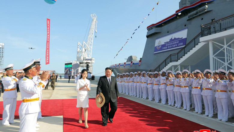 Coreea de Nord si-a reparat si relansat distrugatorul avariat. Kim Jong-un ameninta cu „actiuni militare coplesitoare” Imagine