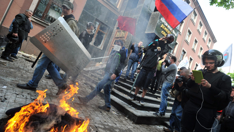 Corespondenta Digi24 din Ucraina. Cinci morti in confruntarile dintre Armata si separatisti, cu doua zile inaintea alegerilor prezidentiale Imagine